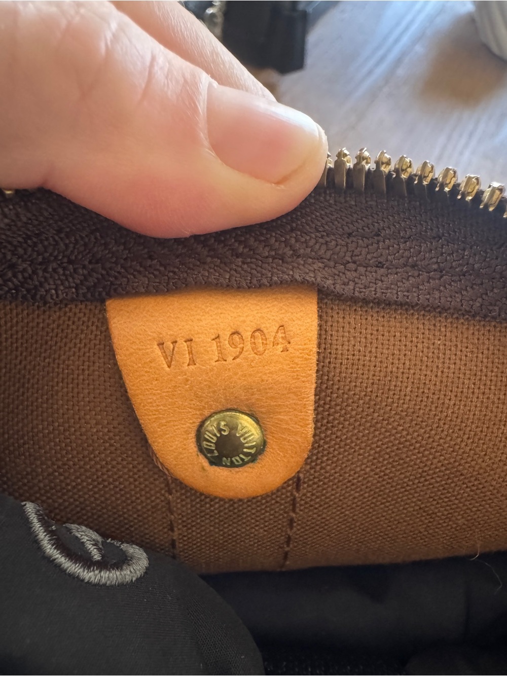 Louis Vuitton Bandolier 50 with strap - Picture 7 of 8